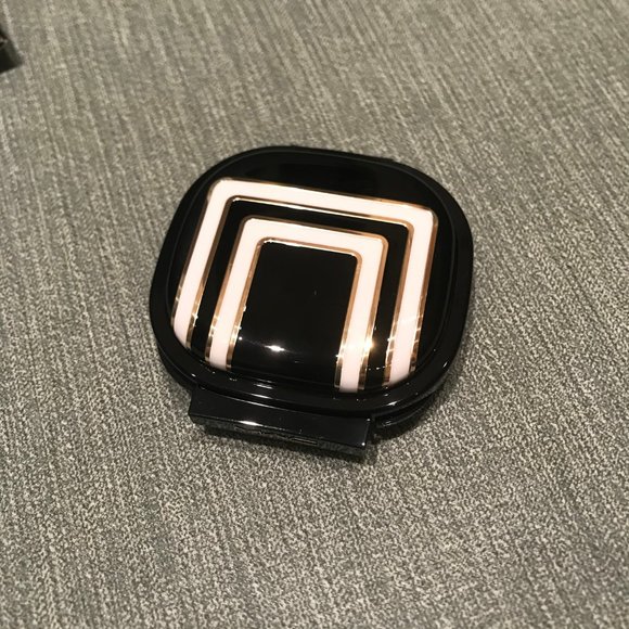 MAC Stroke of Midnight Smoky Eyeshadow Palette - Picture 4 of 5